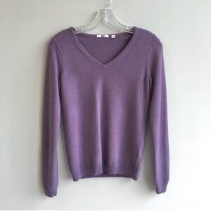 Uniqlo cashmere v-neck sweater